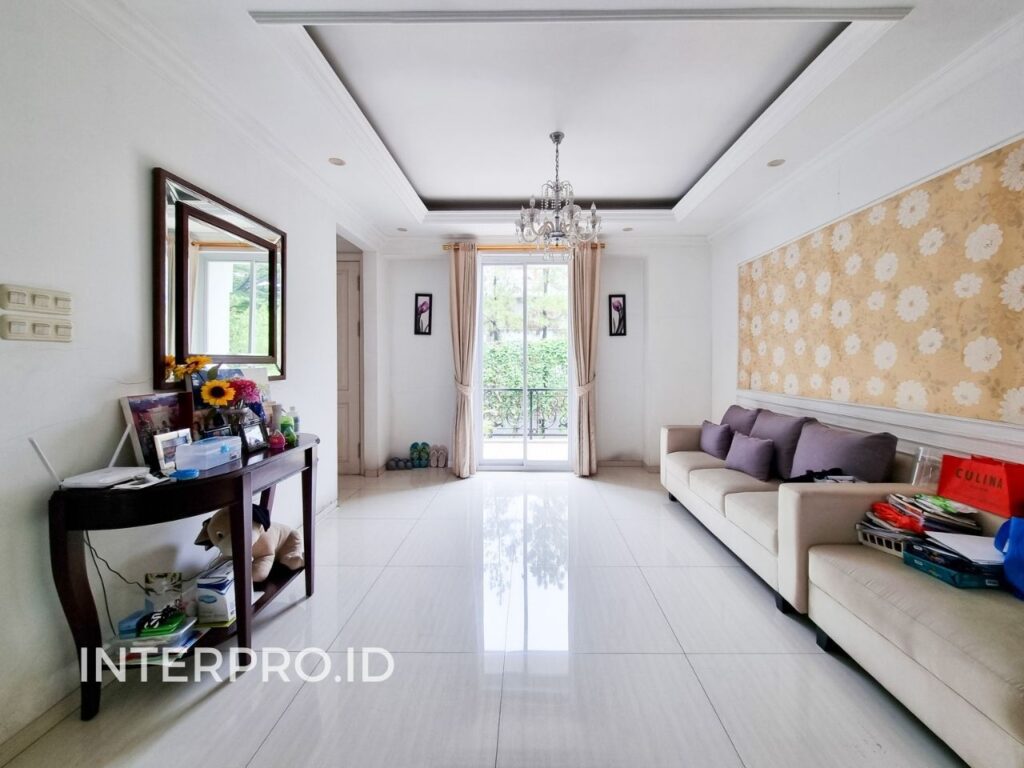 Rumah Intercon Kebon Jeruk Dijual