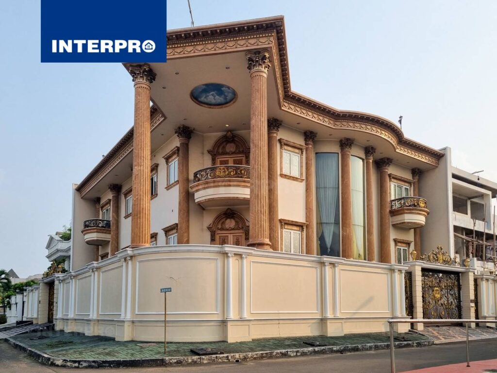 Rumah Mewah Classic Intercon Kebon Jeruk