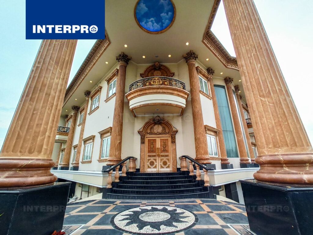 Rumah Mewah Classic Intercon Kebon Jeruk