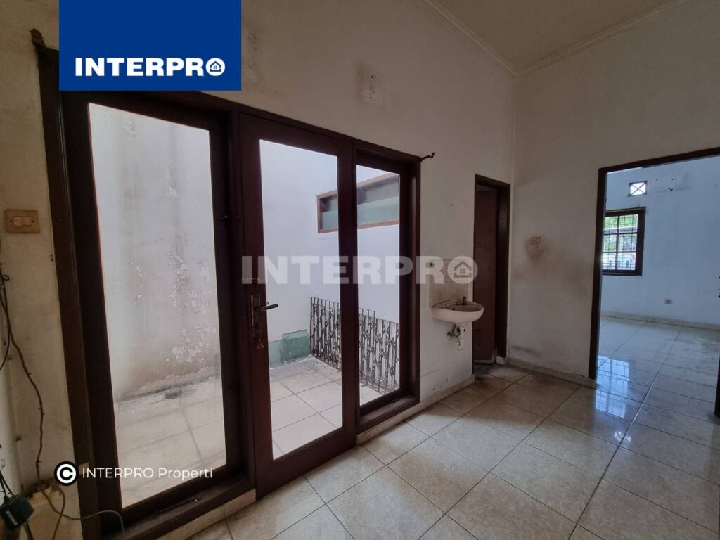 Rumah Hook Komplek Meruya Indah