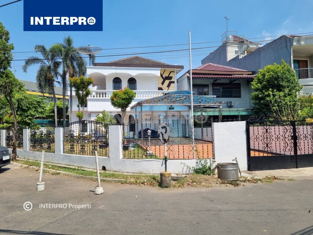 Rumah Mewah 2 lantai Green Ville Jakarta Barat
