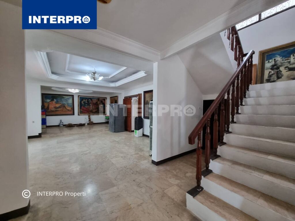 Rumah Mewah 2 lantai Green Ville J akarta Barat