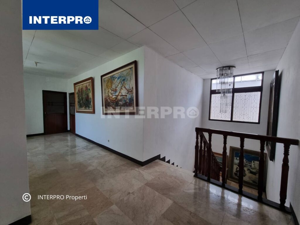 Rumah Mewah 2 lantai Green Ville J akarta Barat