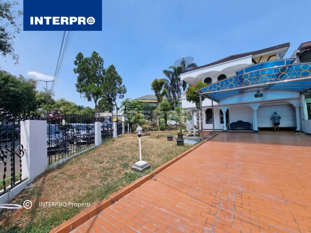 Rumah Mewah 2 lantai Green Ville J akarta Barat