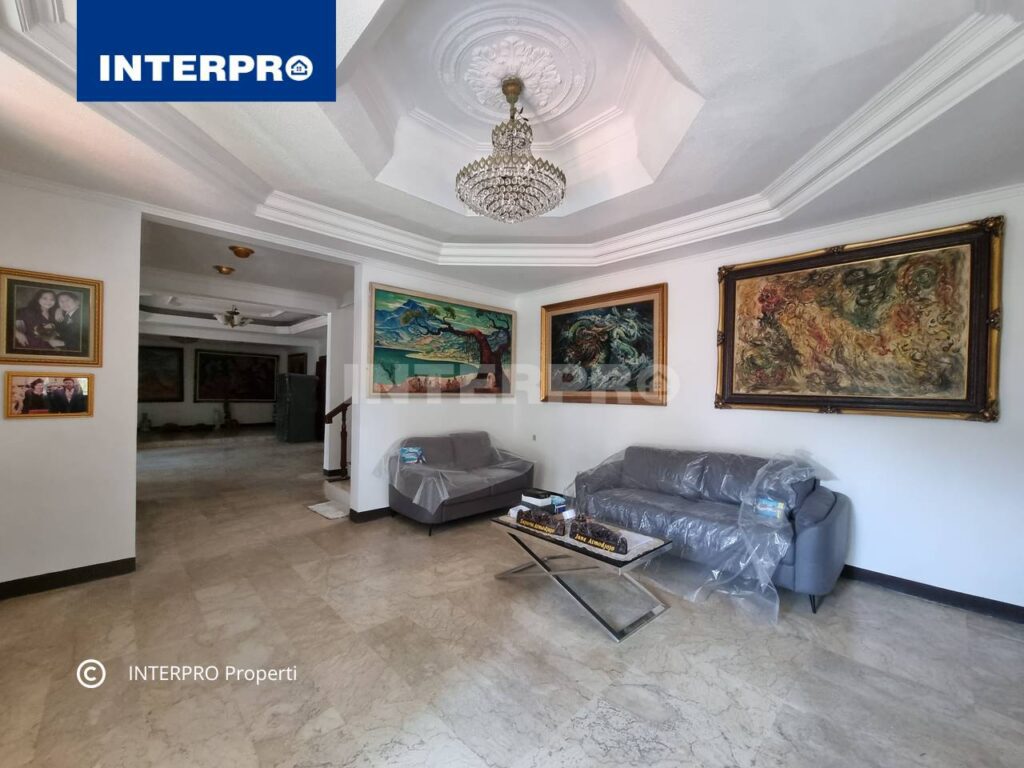 Rumah Mewah 2 lantai Green Ville J akarta Barat
