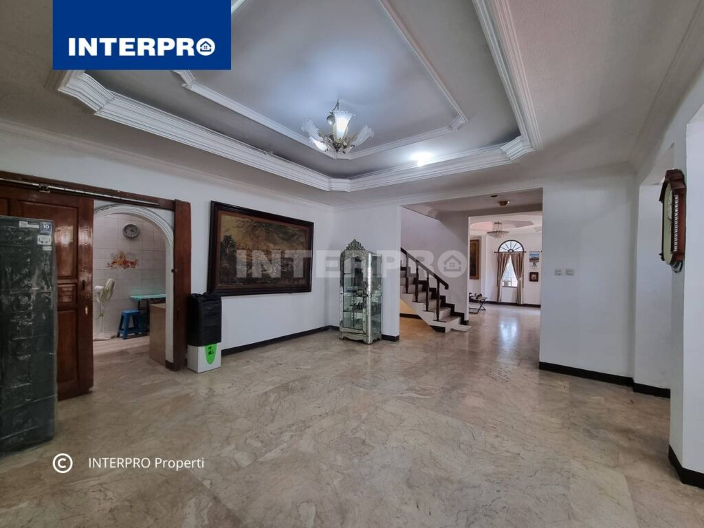 Rumah Mewah 2 lantai Green Ville J akarta Barat