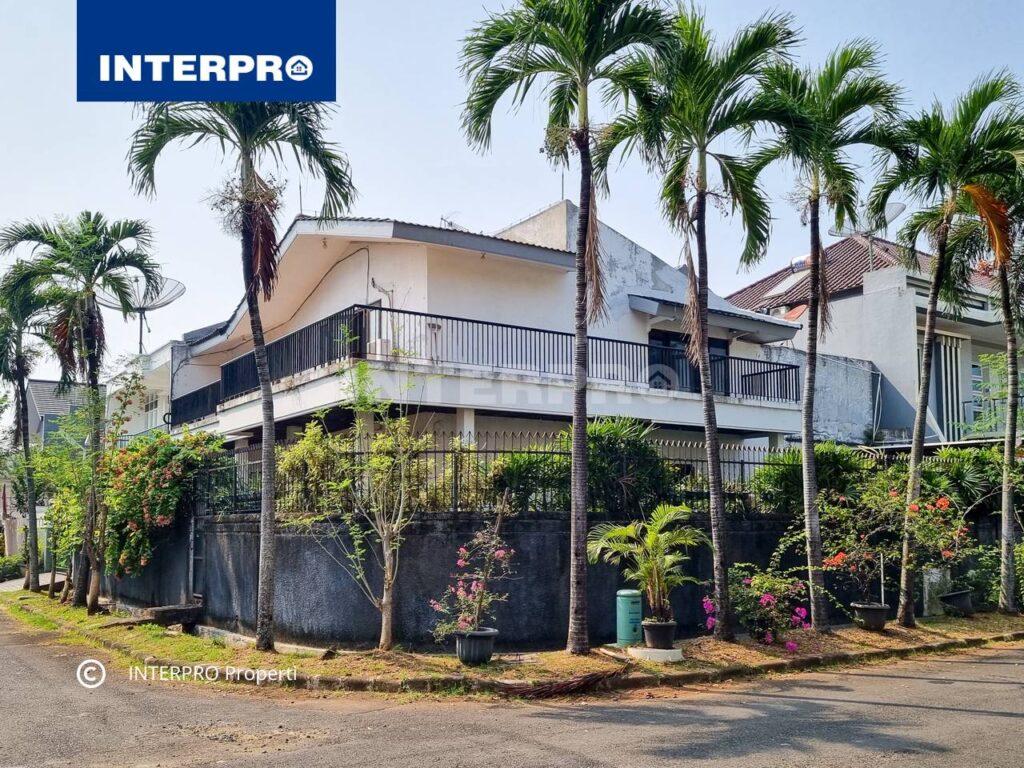 Rumah Hook dalam Cluster Intercon Jakarta Barat