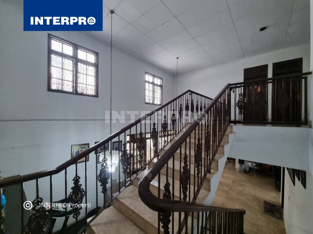 Rumah 2 lantai Sunrise Garden Jakarta Barat