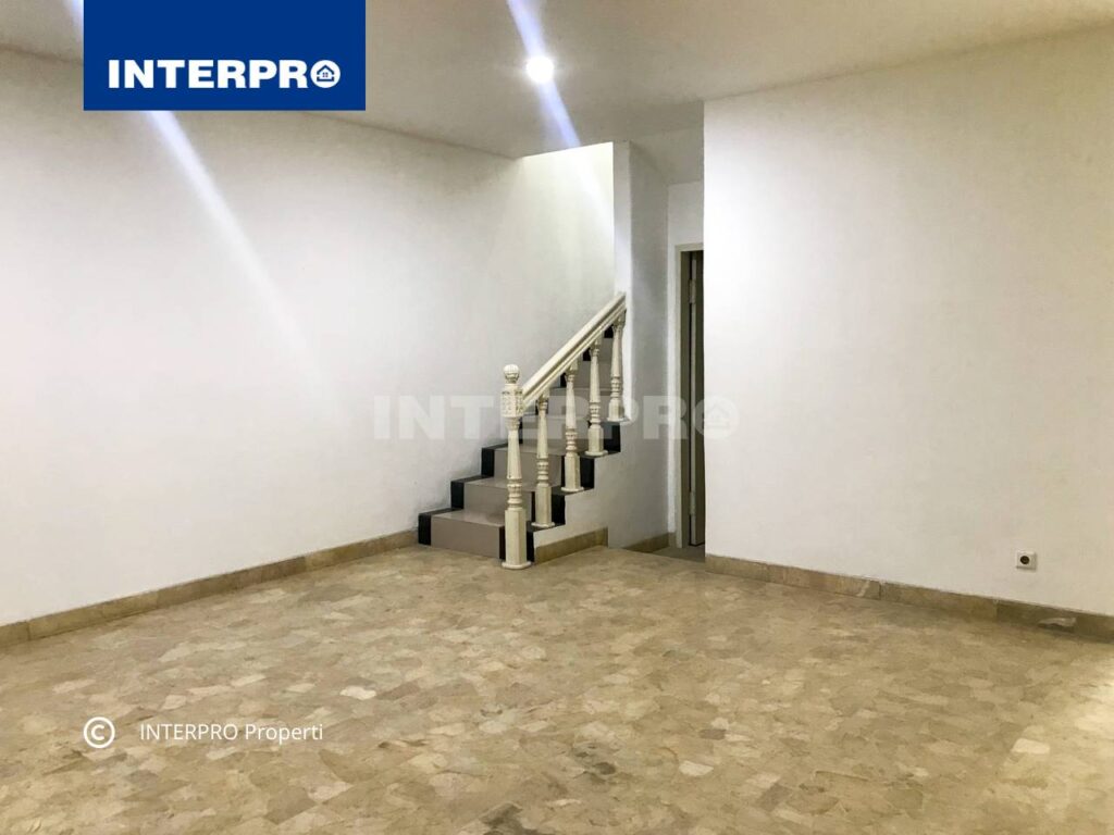 Rumah 2 lantai Tama Kedoya Baru Jakarta Barat