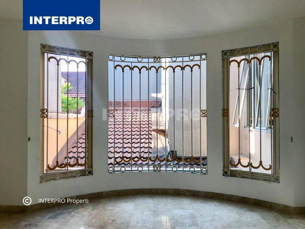Rumah 2 lantai Tama Kedoya Baru Jakarta Barat