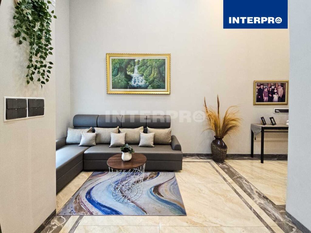Rumah Dijual Permata Buana 190m2 Siap Huni