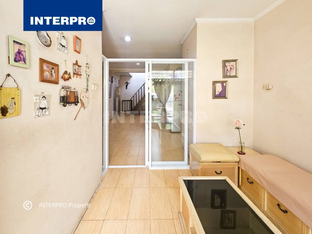 Rumah Dijual Taman Meruya Ilir 150m2 Agen INTERPRO