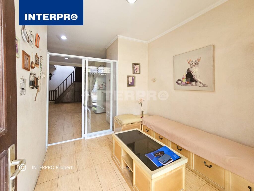 Rumah Dijual Taman Meruya Ilir 150m2 Agen INTERPRO