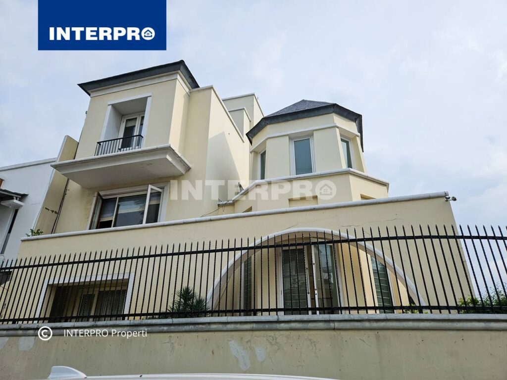 disewakan rumah 3 lantai Permata Buana | Interpro Properti |