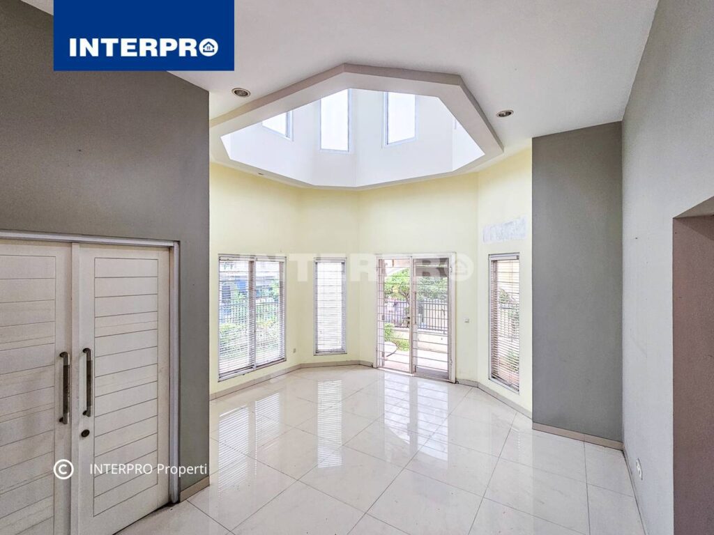 disewakan rumah 3 lantai Permata Buana | Interpro Properti |