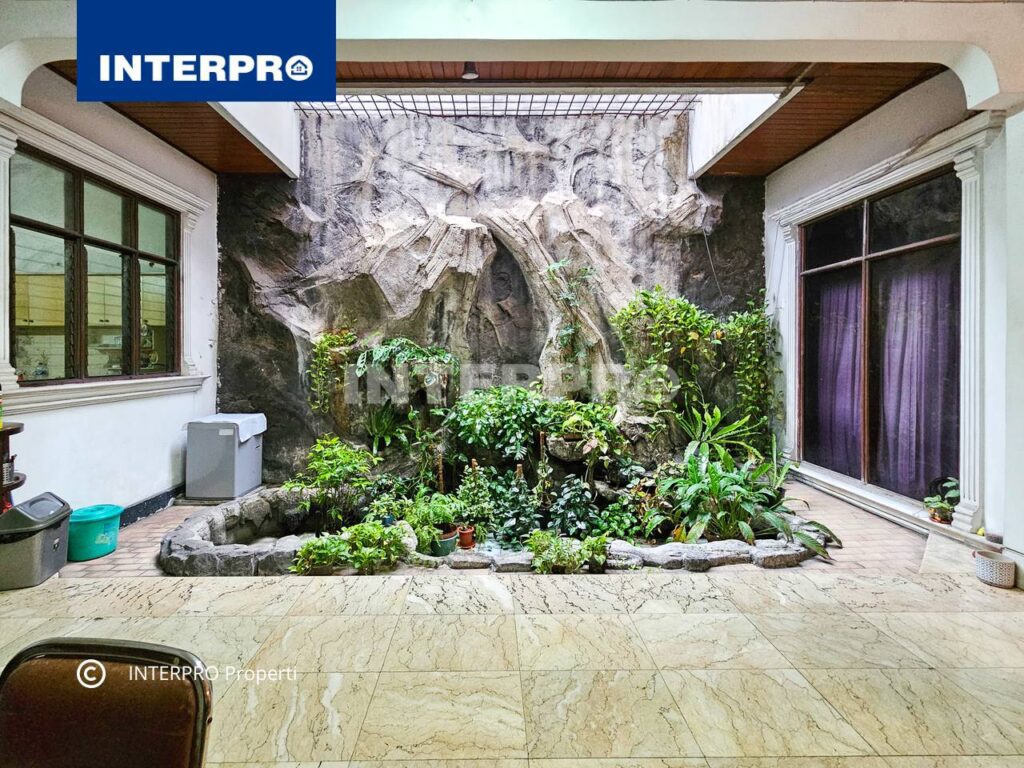 Rumah 2 lantai Sunrise Garden Jakarta Barat