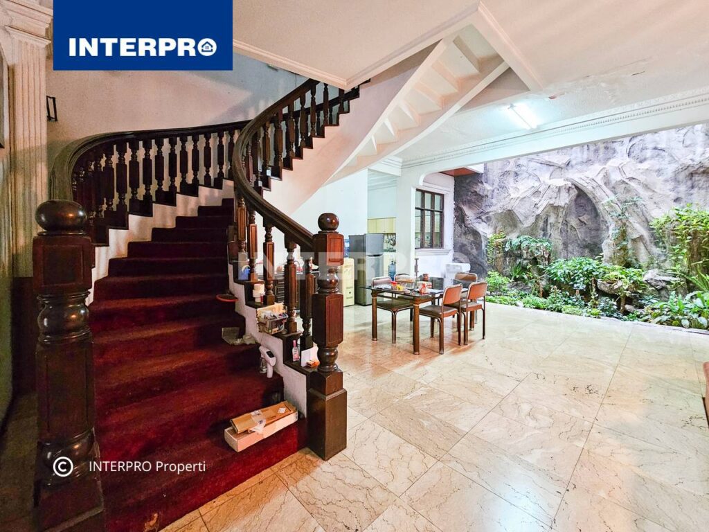 Rumah 2 lantai Sunrise Garden Jakarta Barat