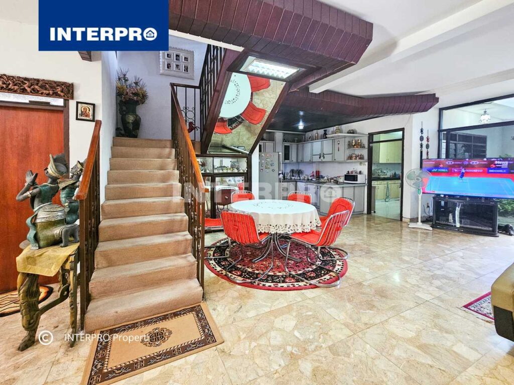 Rumah 2 lantai Siap huni Sunrise Garden Jakarta Barat