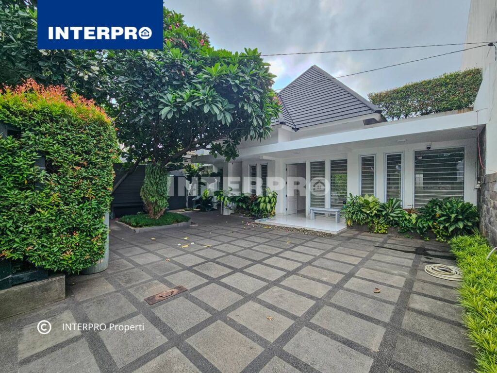 Rumah Cantik Minimalis Taman Meruya Ilir Jakarta Barat