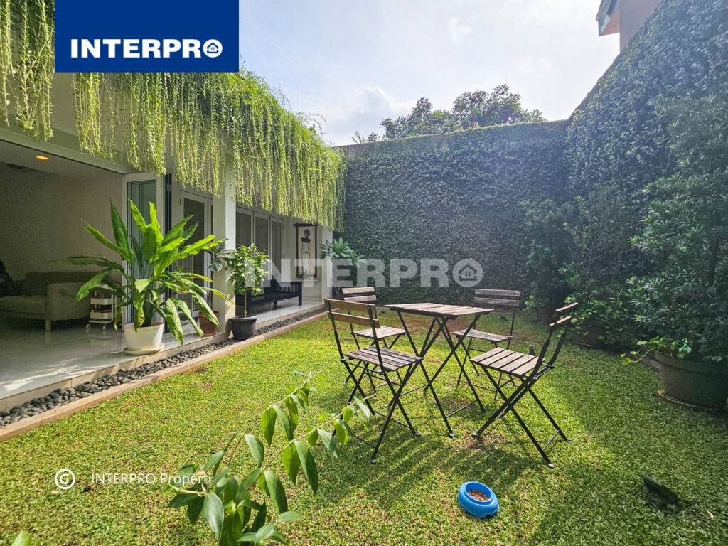 Rumah Cantik Minimalis Taman Meruya Ilir Jakarta Barat