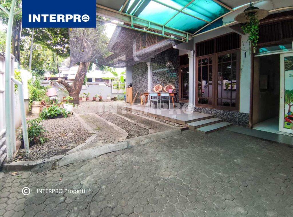Rumah Hook Taman Meruya Ilir Jakarta Barat