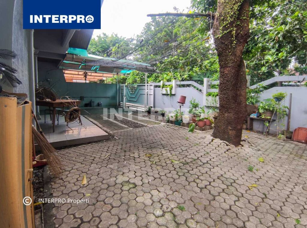 Rumah Hook Taman Meruya Ilir Jakarta Barat