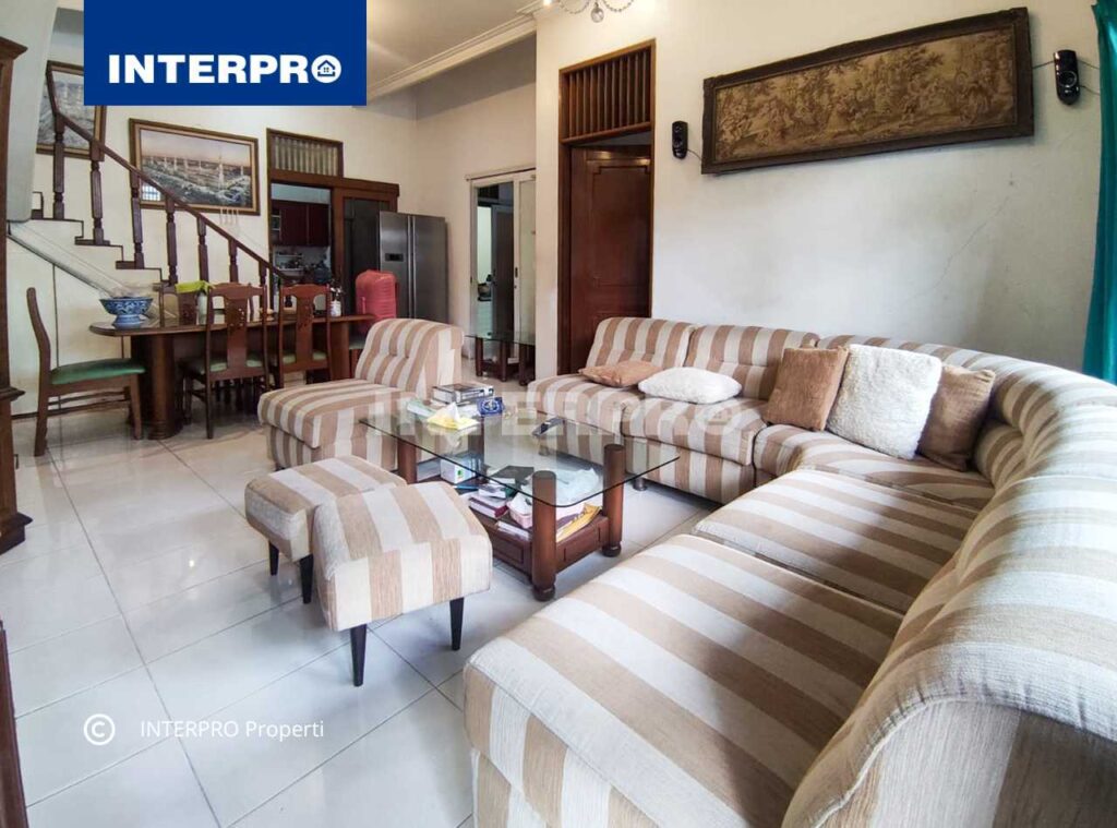 Rumah Hook Taman Meruya Ilir Jakarta Barat