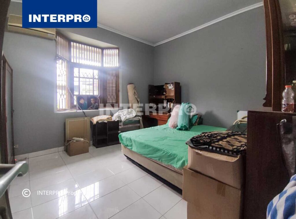 Rumah Hook Taman Meruya Ilir Jakarta Barat