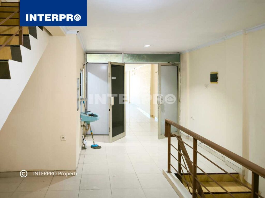 Ruko 3,5 lantai Taman Ratu Jakarta Barat