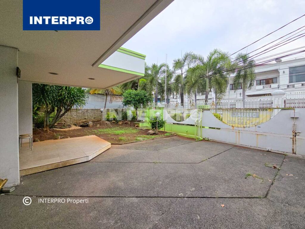 Rumah Semi furnished Sunrise Garden Jakarta Barat