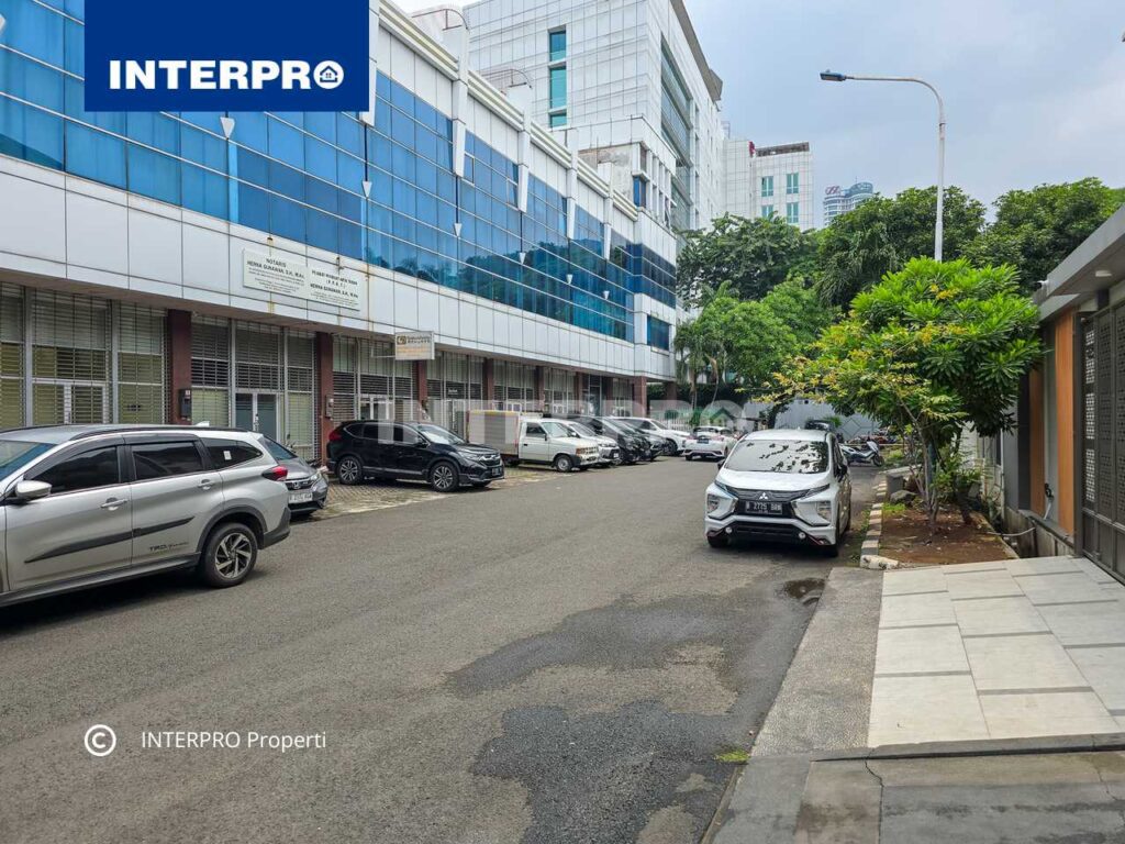Ruko 3,5 lantai Puri Kencana Jakarta Barat