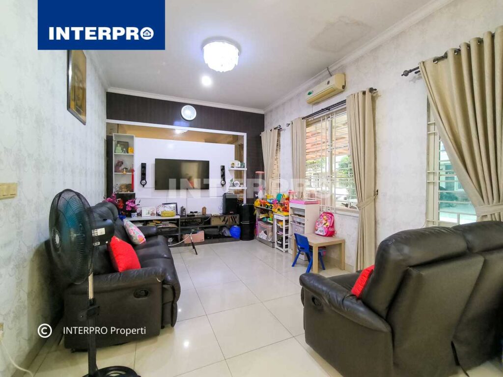 Rumah Minimalis Greeen Lake City Cluster Europe Jakarta Barat