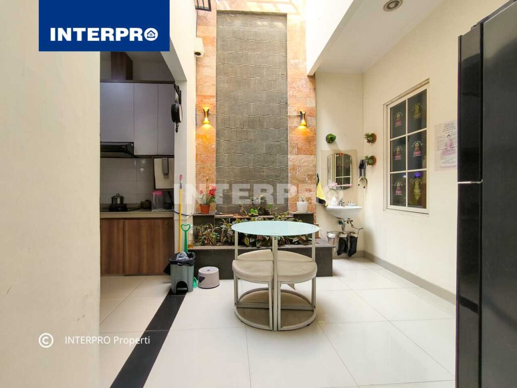 Rumah Minimalis Greeen Lake City Cluster Europe Jakarta Barat