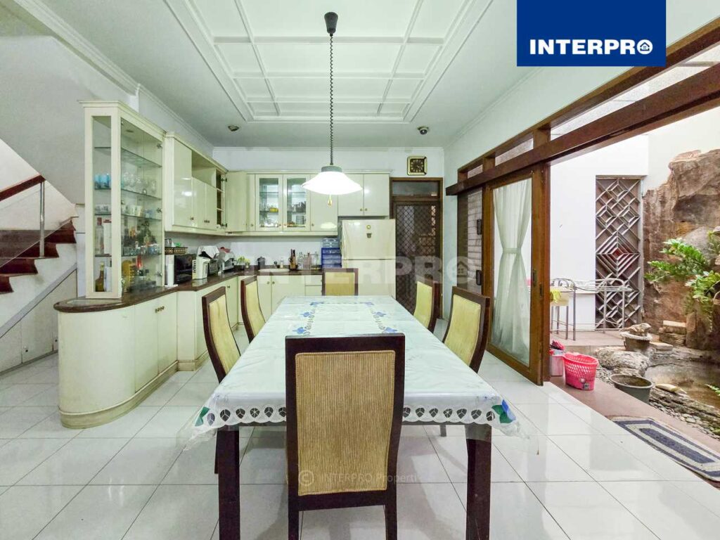 Rumah Hook Siap Huni Green Garden Jakarta Barat