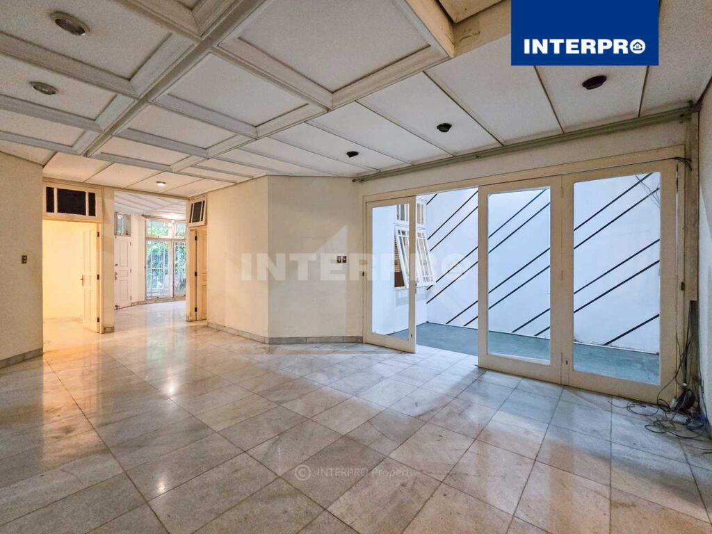 Rumah Dijual Intercon Taman Kebon Jeruk 300m2