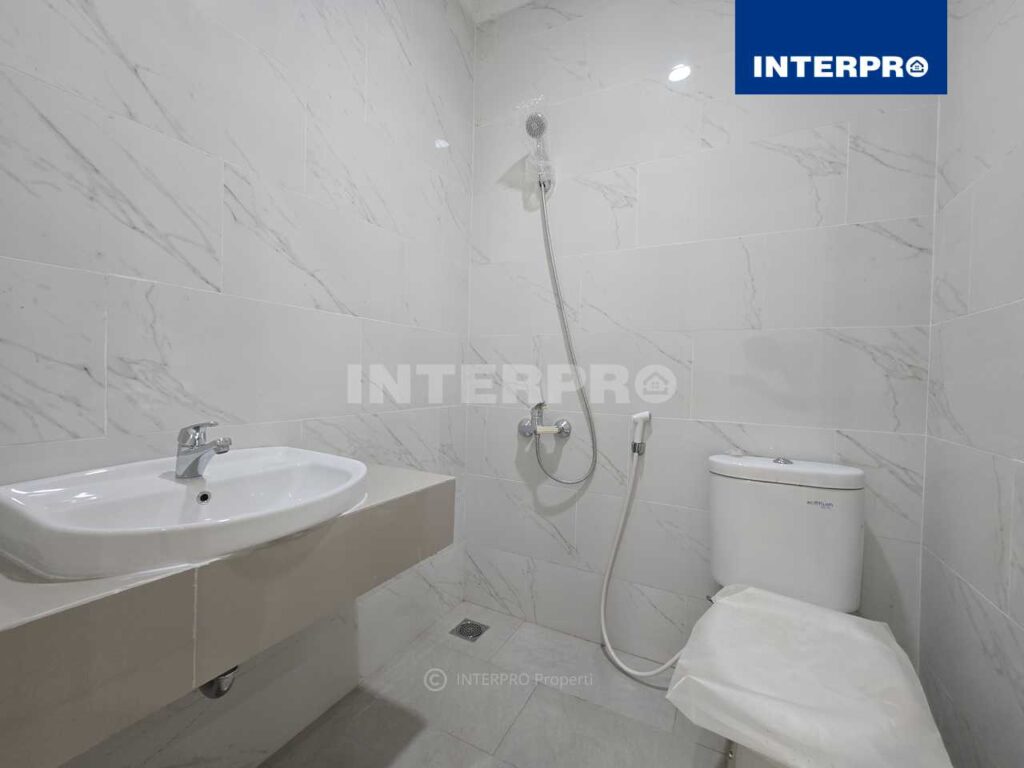Rumah Baru 2 Lantai Sunrise Garden Jakarta Barat