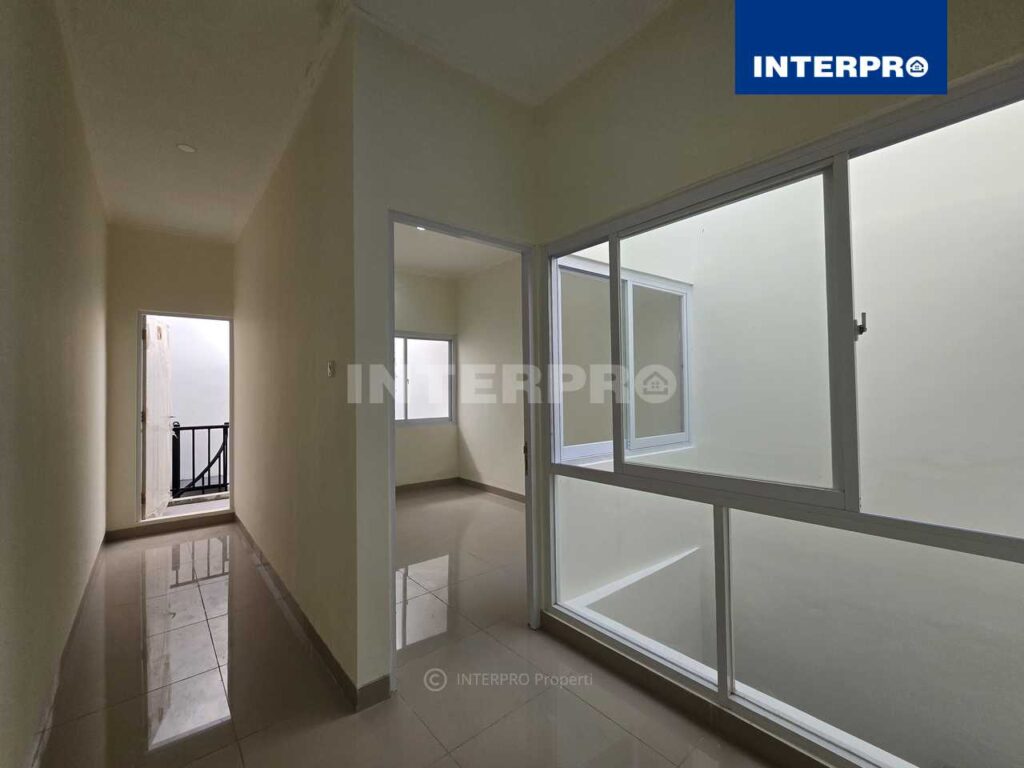 Rumah Baru 2 Lantai Sunrise Garden Jakarta Barat