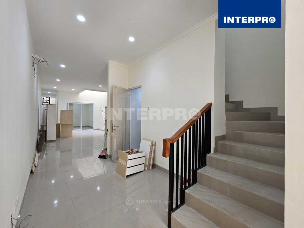 Rumah Baru 2 Lantai Sunrise Garden Jakarta Barat