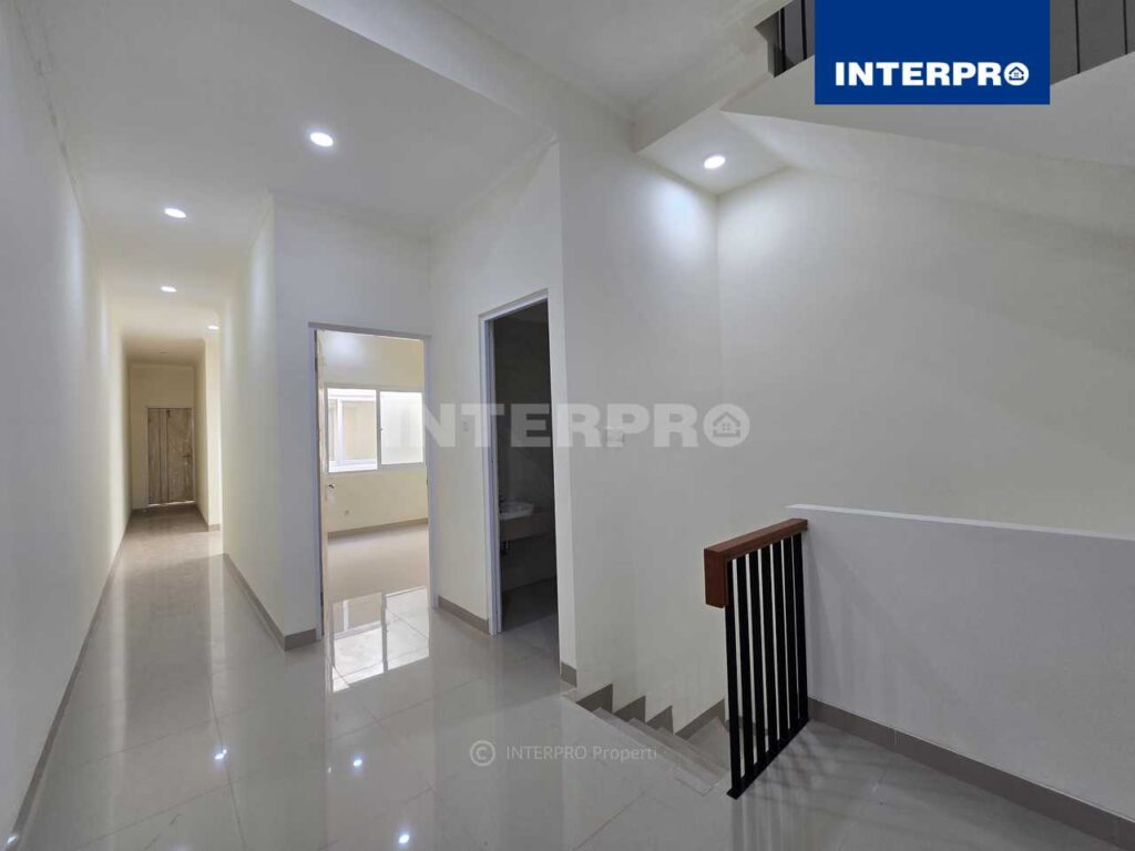 Rumah Baru 2 Lantai Sunrise Garden Jakarta Barat