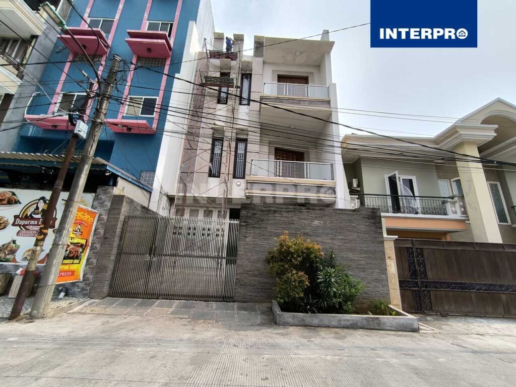 Rumah Semi Furnished kav BNI 46 Jelambar