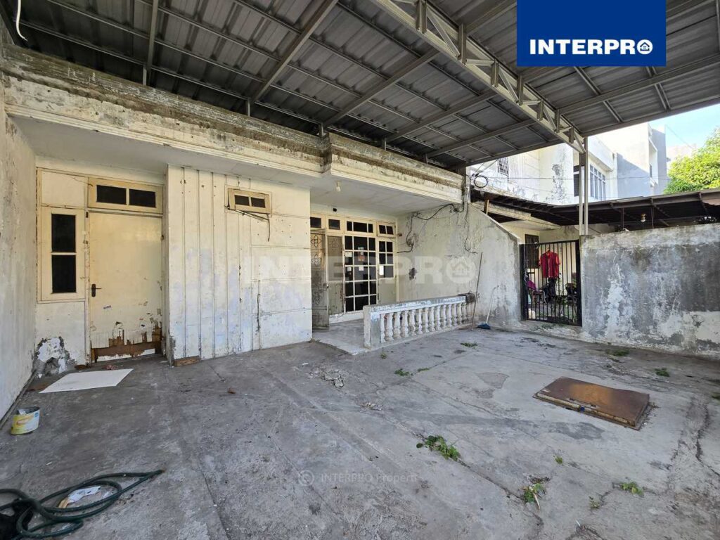 Rumah 2 lantai Taman Ratu Jakarta Barat