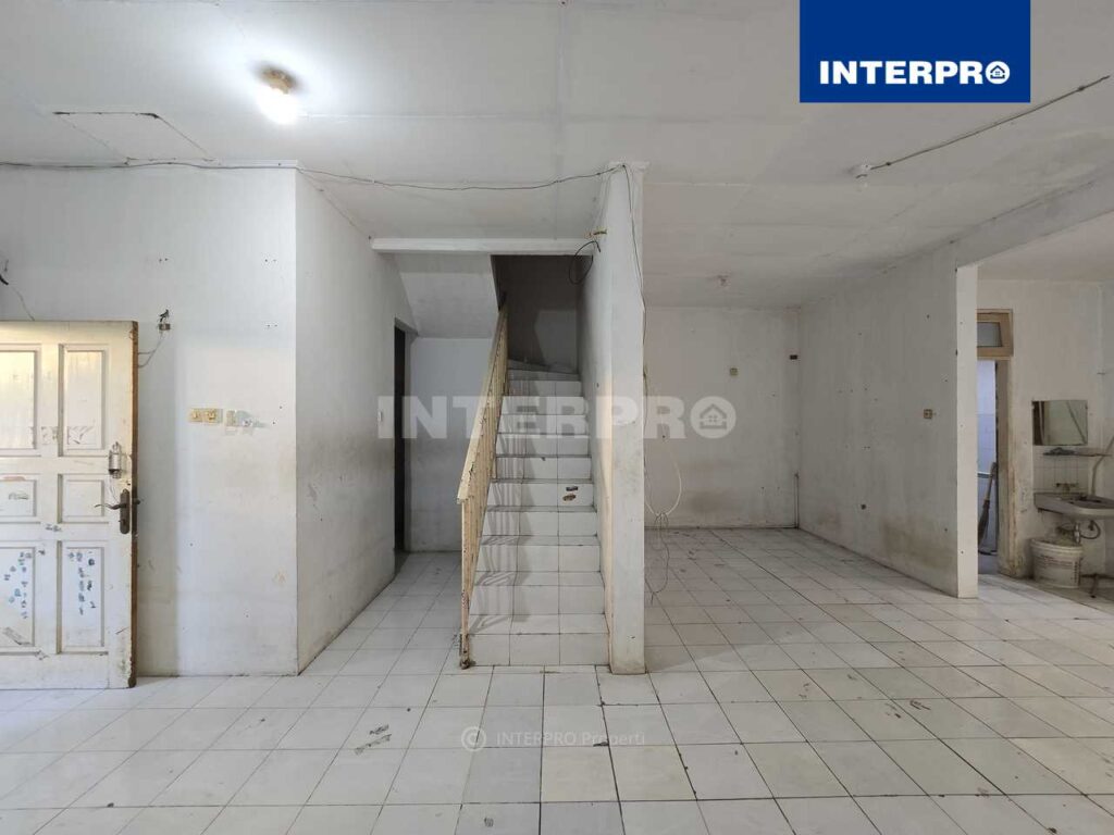 Rumah 2 lantai Taman Ratu Jakarta Barat