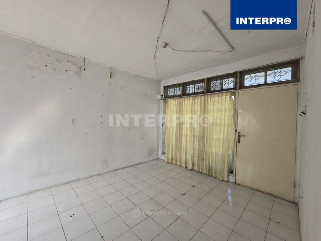 Rumah 2 lantai Taman Ratu Jakarta Barat