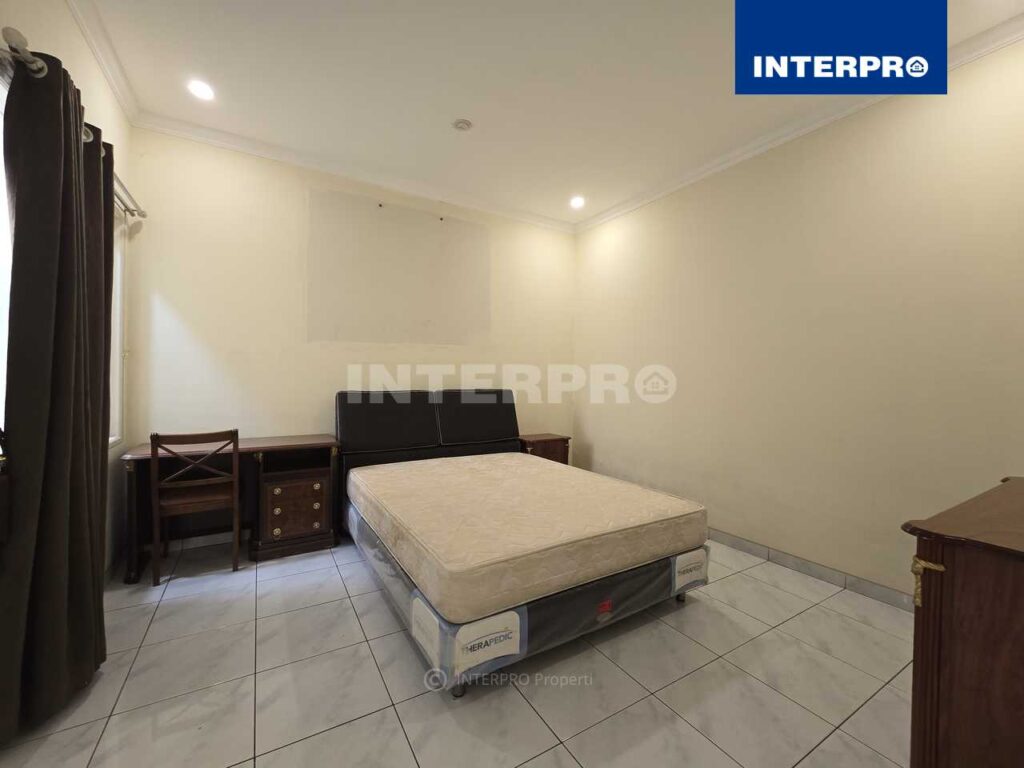 Rumah Disewakan Mega Kebon Jeruk