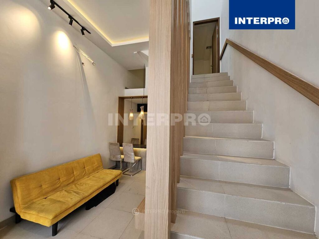 Rumah Brand New Split Level Duri Kepa