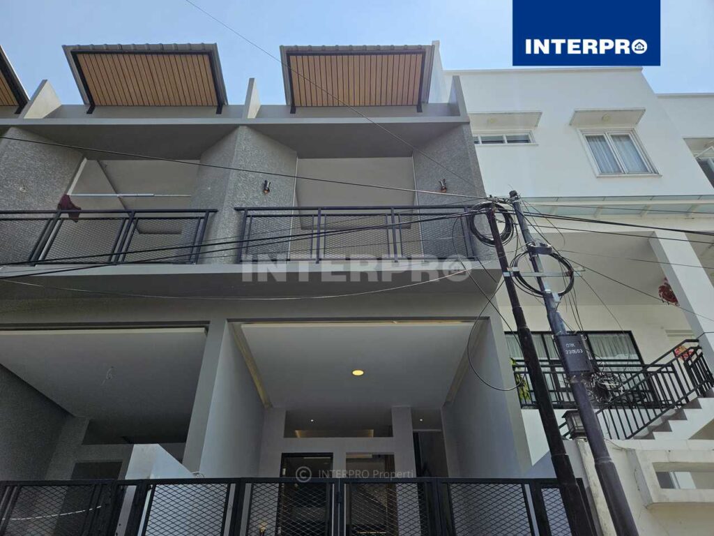 Rumah Brand New Split Level Duri Kepa