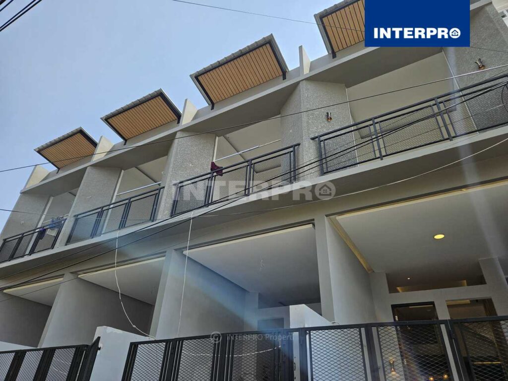Rumah Brand New Split Level Duri Kepa