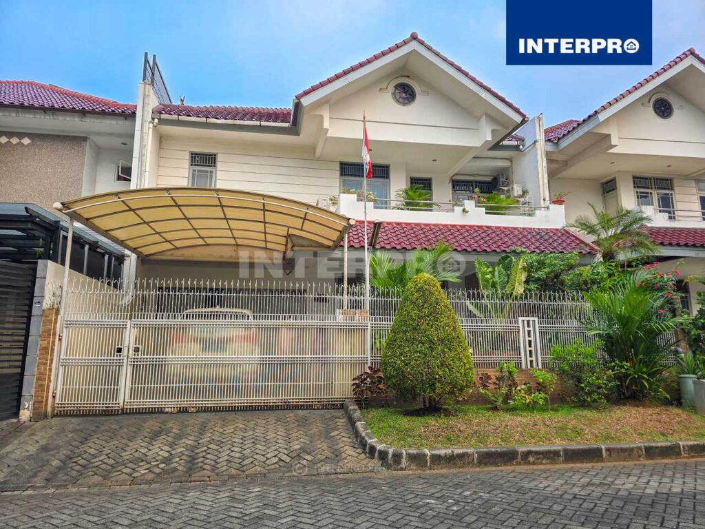 Rumah Dijual Mega Kebon Jeruk Luas 240m2