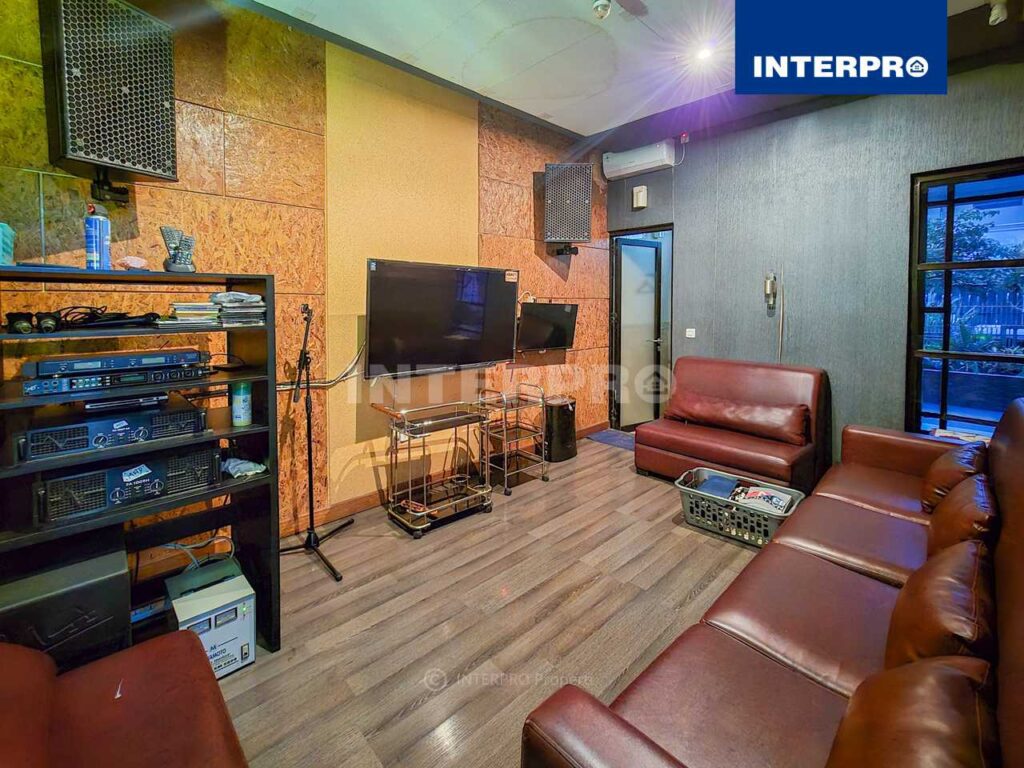 Rumah Dijual Mega Kebon Jeruk Luas 240m2