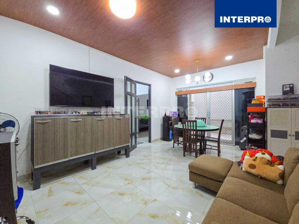 Rumah Dijual Siap Huni Intercon Taman Kebon Jeruk 200m2